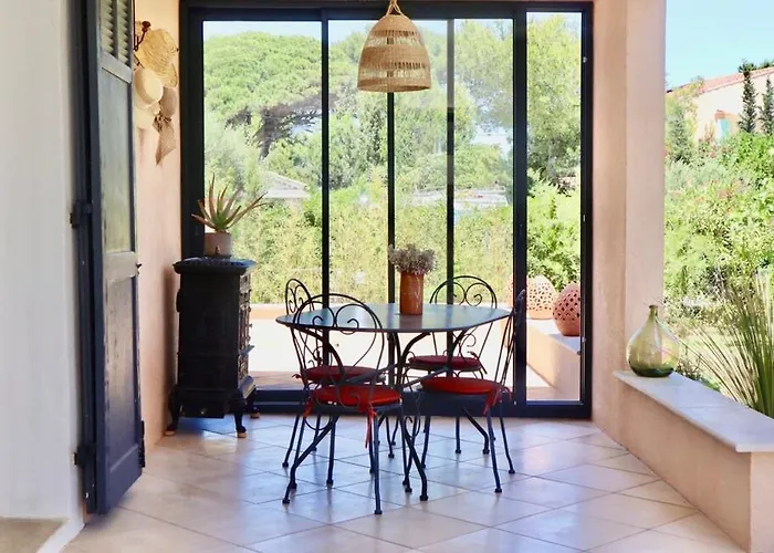 Holiday home Maison De Proche De La Bergerie Hyeres