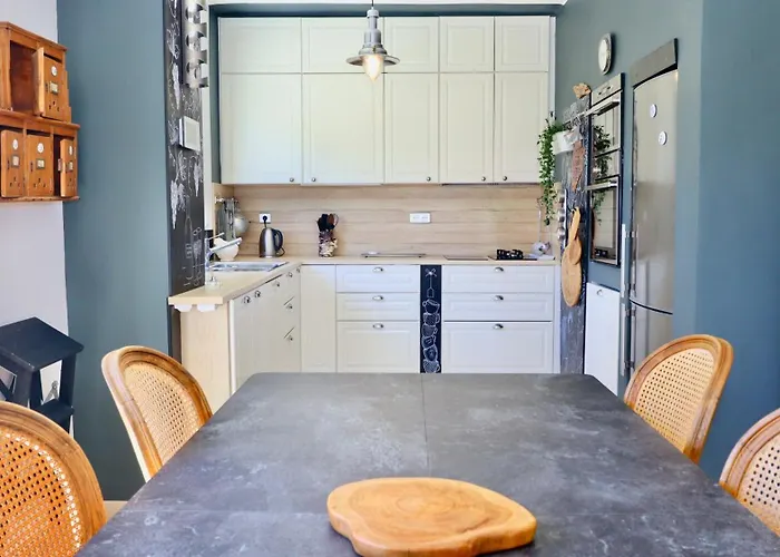 Holiday home Maison De Proche De La Bergerie Hyeres